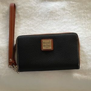 Dooney & Bourke Women’s Wristlet
